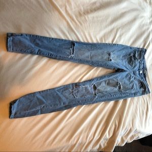 Ripped skinny jeans